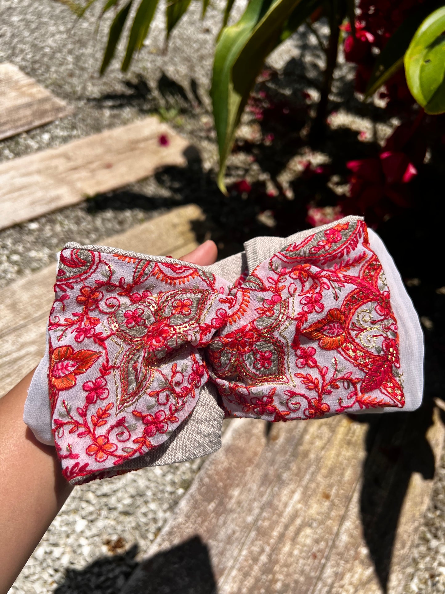 情熱の炎に包まれて(刺繍 )ワイヤーターバン