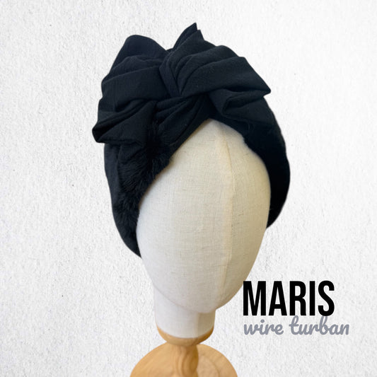 1本で決まる“黒”の2wayターバンマフラー