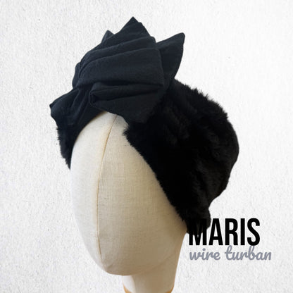 1本で決まる“黒”の2wayターバンマフラー